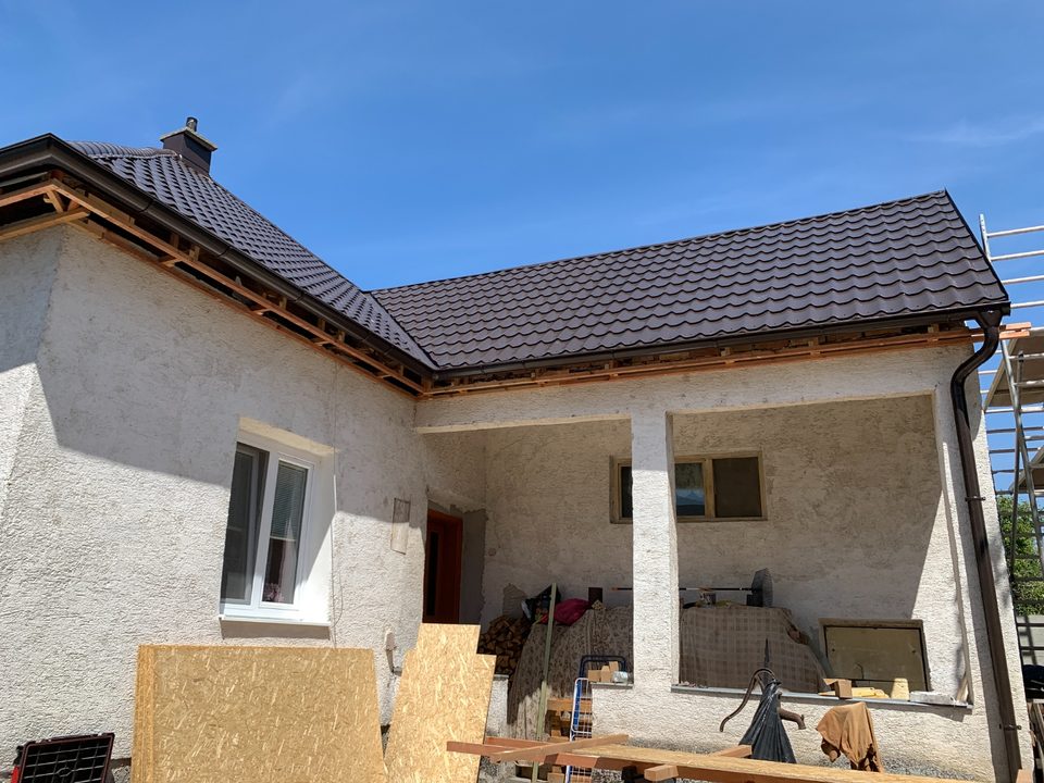 Odkvapový systém – tmavé žľaby