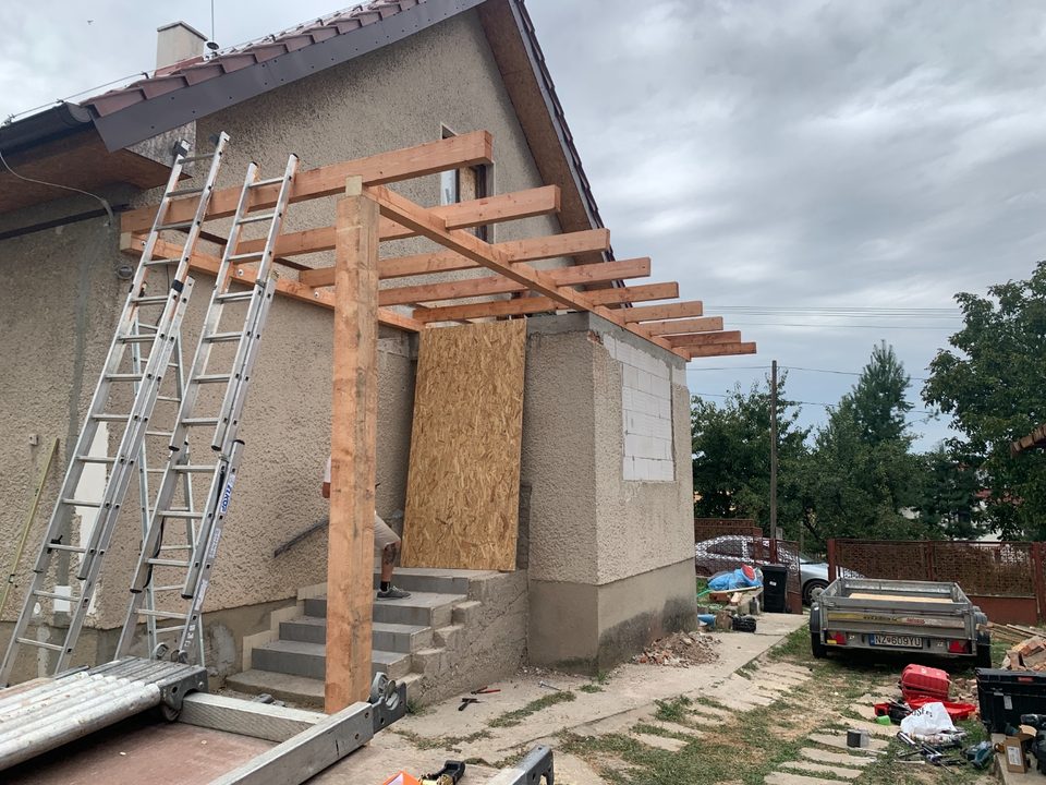 Drevená krovová konštrukcia – prístrešok